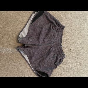 lululemon hotty hot 4 inch shorts